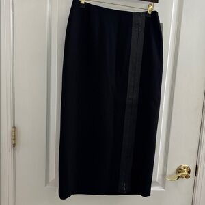 Dana Buchman Petite 6P Black Leather Trim Skirt